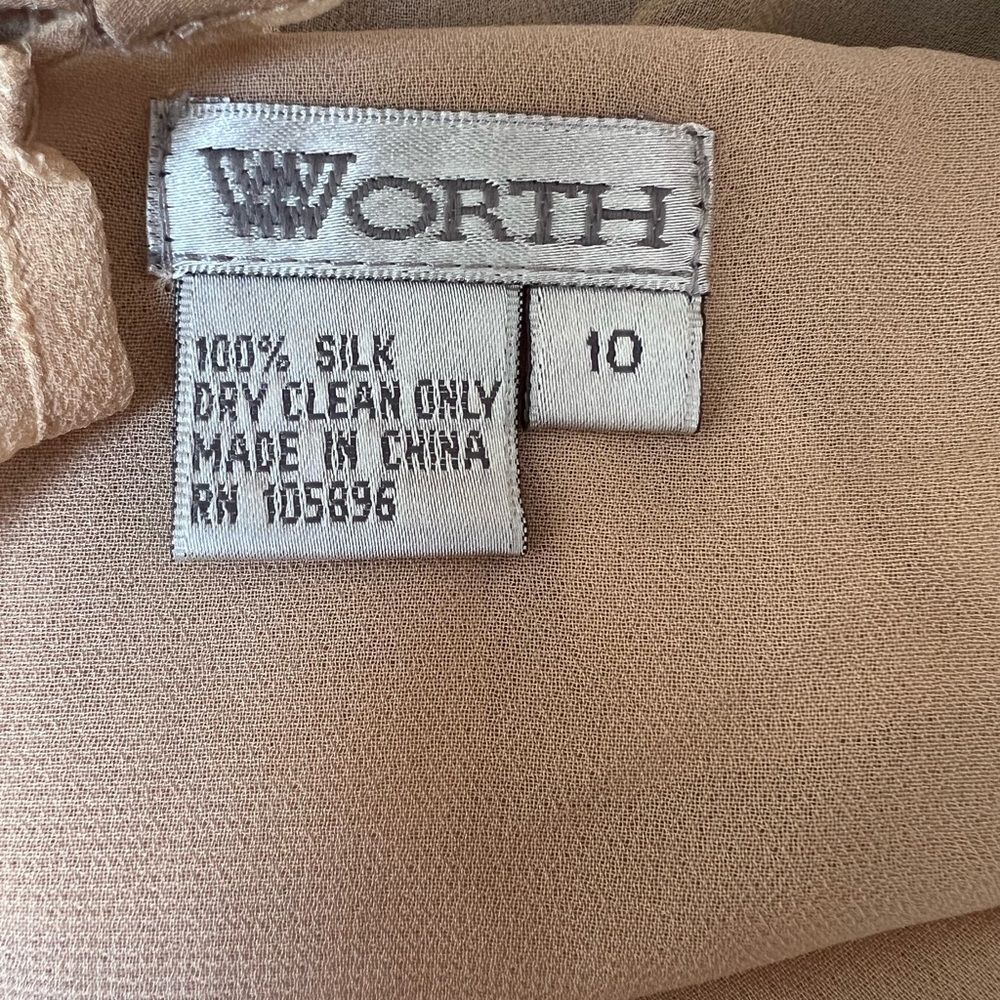 Soft, Sheer &  feminine blouse Size 10 by the designer Worth - Picture 7 of 7